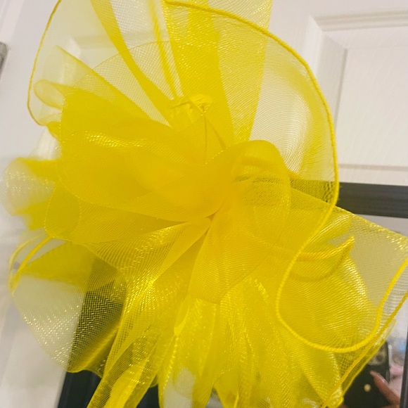 Accessories - Large yellow fascinator with feather accent